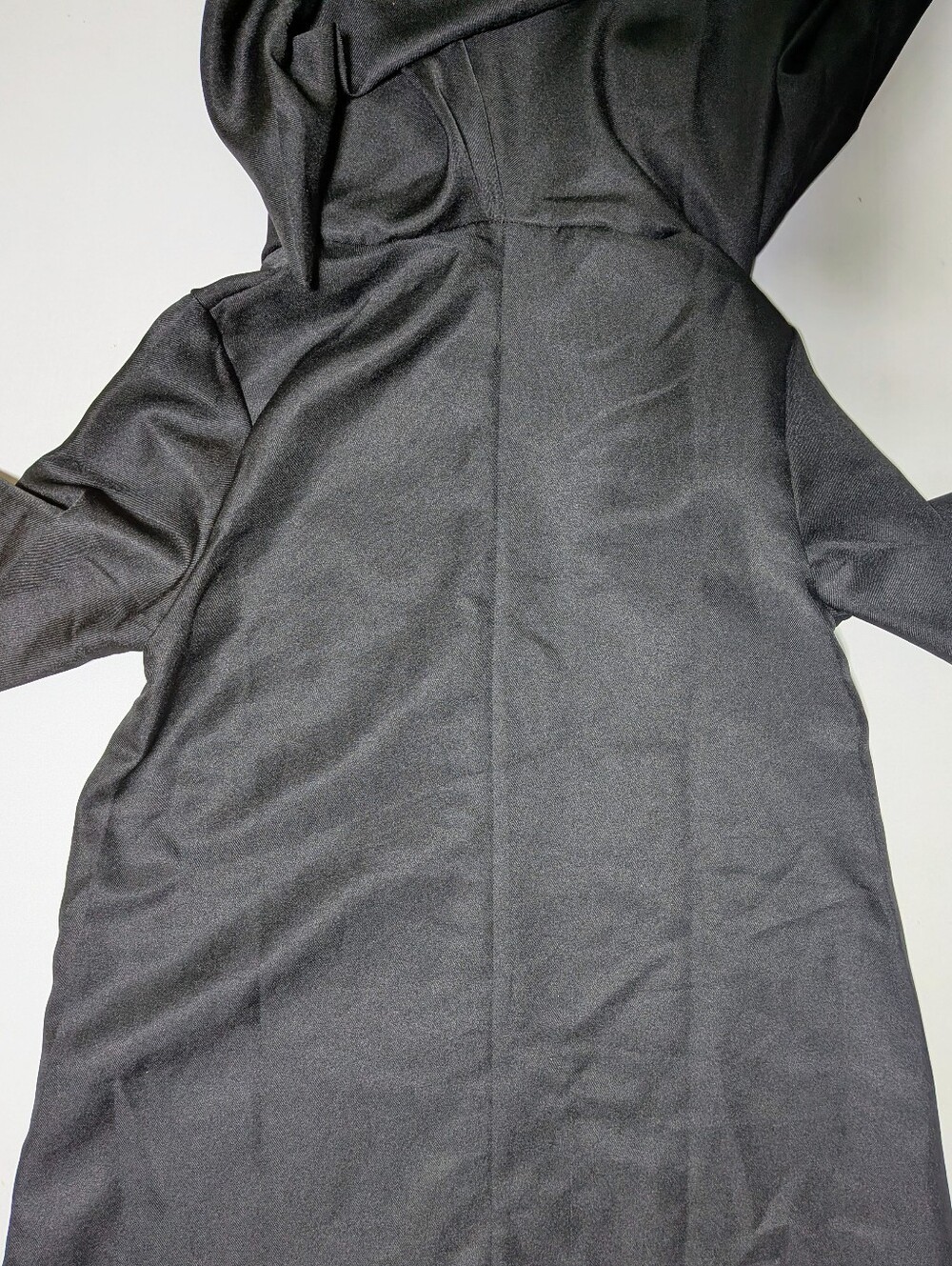 Harry Potter Gryffindor Robe - Picture 7 of 11